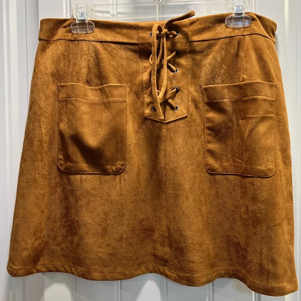 Takara Camel‎ colored faux suede mini skirt. Size Large.